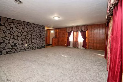 297 Abbe Road N, Elyria, OH 44035 - Photo 5