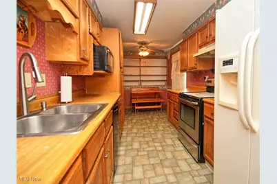 297 Abbe Road N, Elyria, OH 44035 - Photo 9