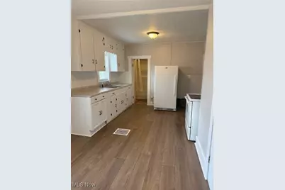 1729 Gambrinus Avenue SW, Canton, OH 44706 - Photo 11