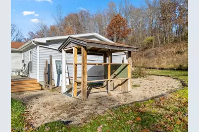 7279 SE Edie Hill Road, Uhrichsville, OH 44683 - Photo 31