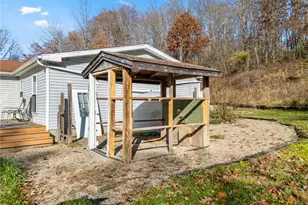 7279 SE Edie Hill Rd, Uhrichsville, OH 44683 - Photo 31