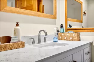 902 Devonwood Dr, Wadsworth, OH 44281 - Photo 27