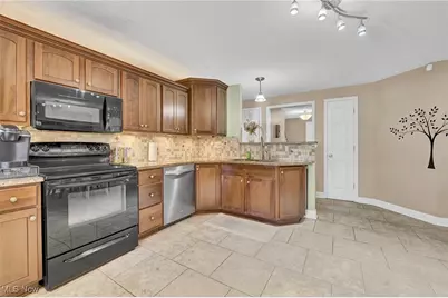 5229 Dungannon Circle NW, North Canton, OH 44720 - Photo 11