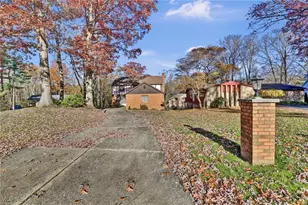 5229 Dungannon Cir NW, North Canton, OH 44720 - Photo 3