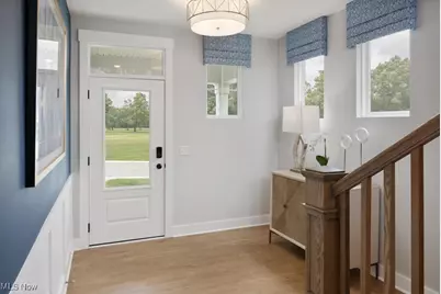 9210 Ledge View Terrace, Grandview Heights, OH 44147 - Photo 3