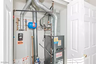 201 Heather Ln, Eastlake, OH 44095 - Photo 29