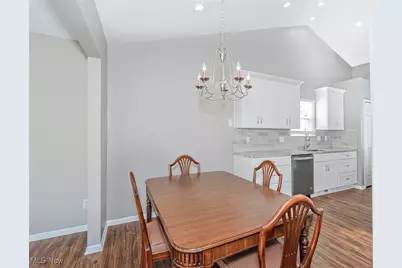 201 Heather Lane, Eastlake, OH 44095 - Photo 7