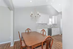 201 Heather Ln, Eastlake, OH 44095 - Photo 7