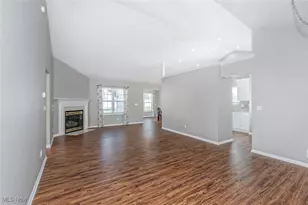 201 Heather Ln, Eastlake, OH 44095 - Photo 3