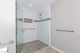 201 Heather Ln, Eastlake, OH 44095 - Photo 23