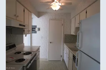 7970 Mentor Avenue #B7, Mentor, OH 44060 - Photo 9