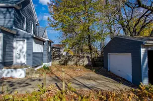 379 Homestead St, Akron, OH 44306 - Photo 7