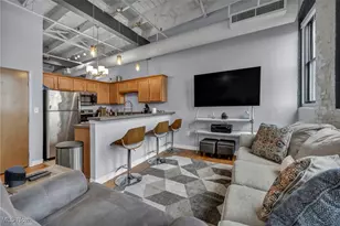 1133 W 9th St, Loveland, OH 44113 - Photo 11