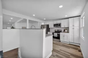 828 Nela View Rd, Loveland, OH 44112 - Photo 15