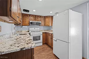 231 Deepwood Dr, Wadsworth, OH 44281 - Photo 15