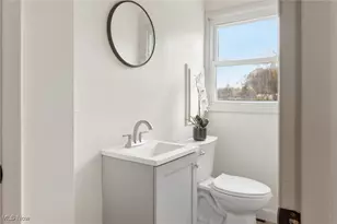 227 Greeley Ln, Youngstown, OH 44505 - Photo 11