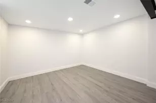 1908 Valley Rd, Cuyahoga Falls, OH 44223 - Photo 29