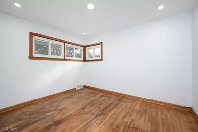 1908 Valley Road, Cuyahoga Falls, OH 44223 - Photo 17