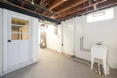 1908 Valley Road, Cuyahoga Falls, OH 44223 - Photo 31