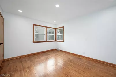 1908 Valley Road, Cuyahoga Falls, OH 44223 - Photo 23