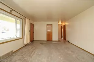 3057 S Meridian Rd, Youngstown, OH 44511 - Photo 7