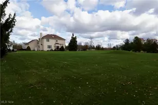 38627 Bear Creek Dr, Grafton, OH 44044 - Photo 5