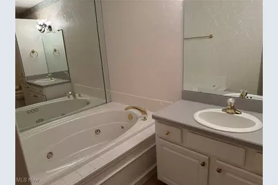 318 Buttermere Lane, Amherst, OH 44001 - Photo 31