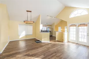 31 Vista Cir, North Olmsted, OH 44070 - Photo 7