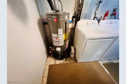 27705 White Road, Willoughby Hills, OH 44092 - Photo 9