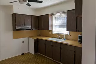 7160 Bretz St NW, Massillon, OH 44646 - Photo 9