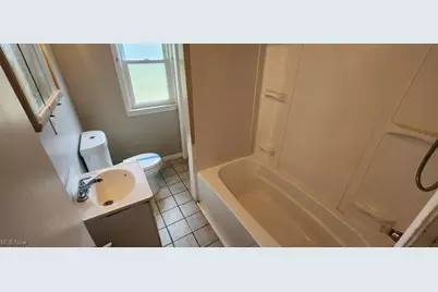 19201 Genesee Road, Euclid, OH 44117 - Photo 9