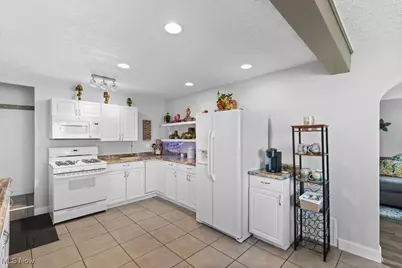 230 Ritchie Avenue, Weirton, WV 26062 - Photo 9