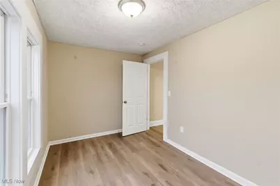 466 W 45th Street, Shadyside, OH 43947 - Photo 21