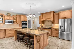 1030 Torrey Pines Street NE, Warren, OH 44484 - Photo 9