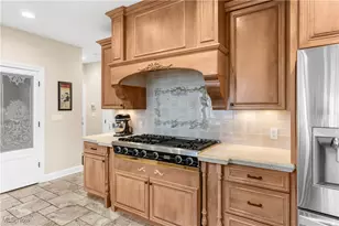 1030 Torrey Pines Street NE, Warren, OH 44484 - Photo 13