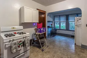 136 Charles Ave SE, Warren, OH 44483 - Photo 9