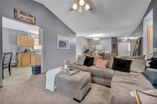 1393 Waters Edge Dr, Akron, OH 44313 - Photo 11