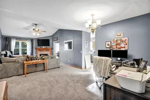 1393 Waters Edge Dr, Akron, OH 44313 - Photo 5