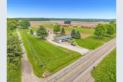 6395 Easton Street NE, Louisville, OH 44641 - Photo 3