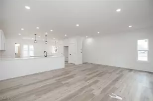 1053 Peach Blvd, Willoughby, OH 44094 - Photo 7