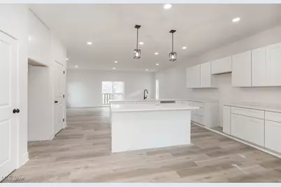1053 Peach Boulevard, Willoughby, OH 44094 - Photo 9