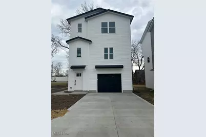 1053 Peach Boulevard, Willoughby, OH 44094 - Photo 1