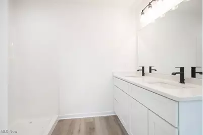 1053 Peach Boulevard, Willoughby, OH 44094 - Photo 15