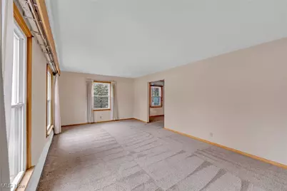 881 Shullo Drive, Akron, OH 44313 - Photo 5