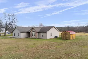 8546 Mapleton St SE, East Canton, OH 44730 - Photo 3