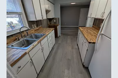 2289 Bailey Road, Cuyahoga Falls, OH 44221 - Photo 9