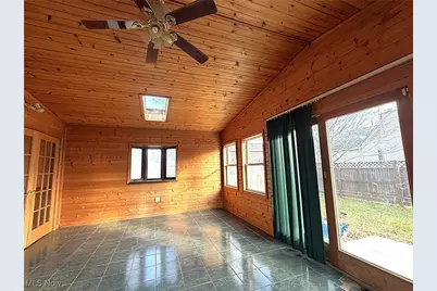 737 Dunny Avenue, Sheffield Lake, OH 44054 - Photo 3