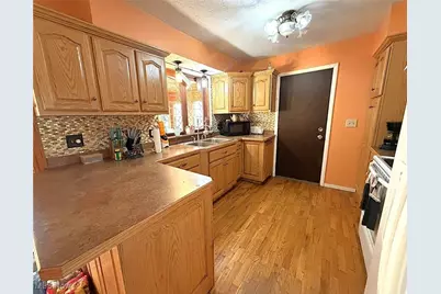 737 Dunny Avenue, Sheffield Lake, OH 44054 - Photo 9