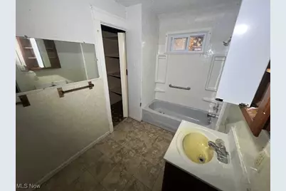 10802 Garfield Avenue, Loveland, OH 44108 - Photo 7