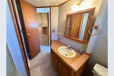 20 Van Ess Drive, Olmsted Falls, OH 44138 - Photo 21